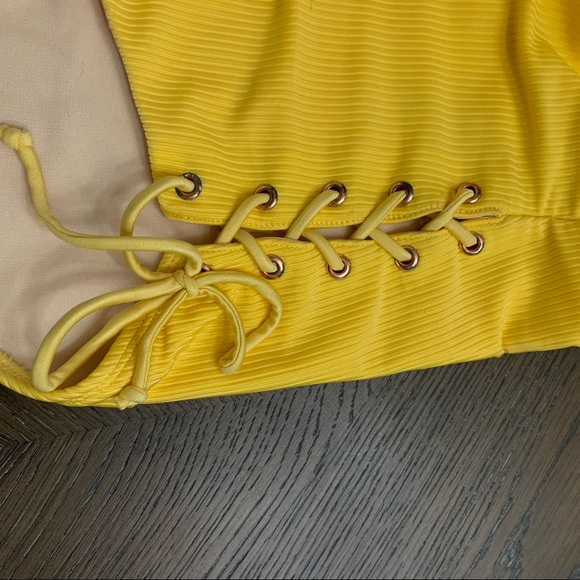💛PacSun, Yellow one piece swimsuit ties up sides - Picture 6 of 9